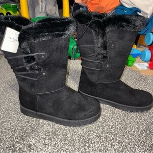 New Arizona Jean Company size 8 Women's Black Winter Boots